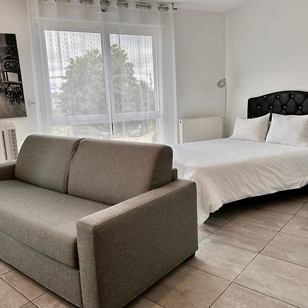 Residence 4T - 33 Avenue Gaston Chauvin Aulnay-sous-Bois Bagian luar foto